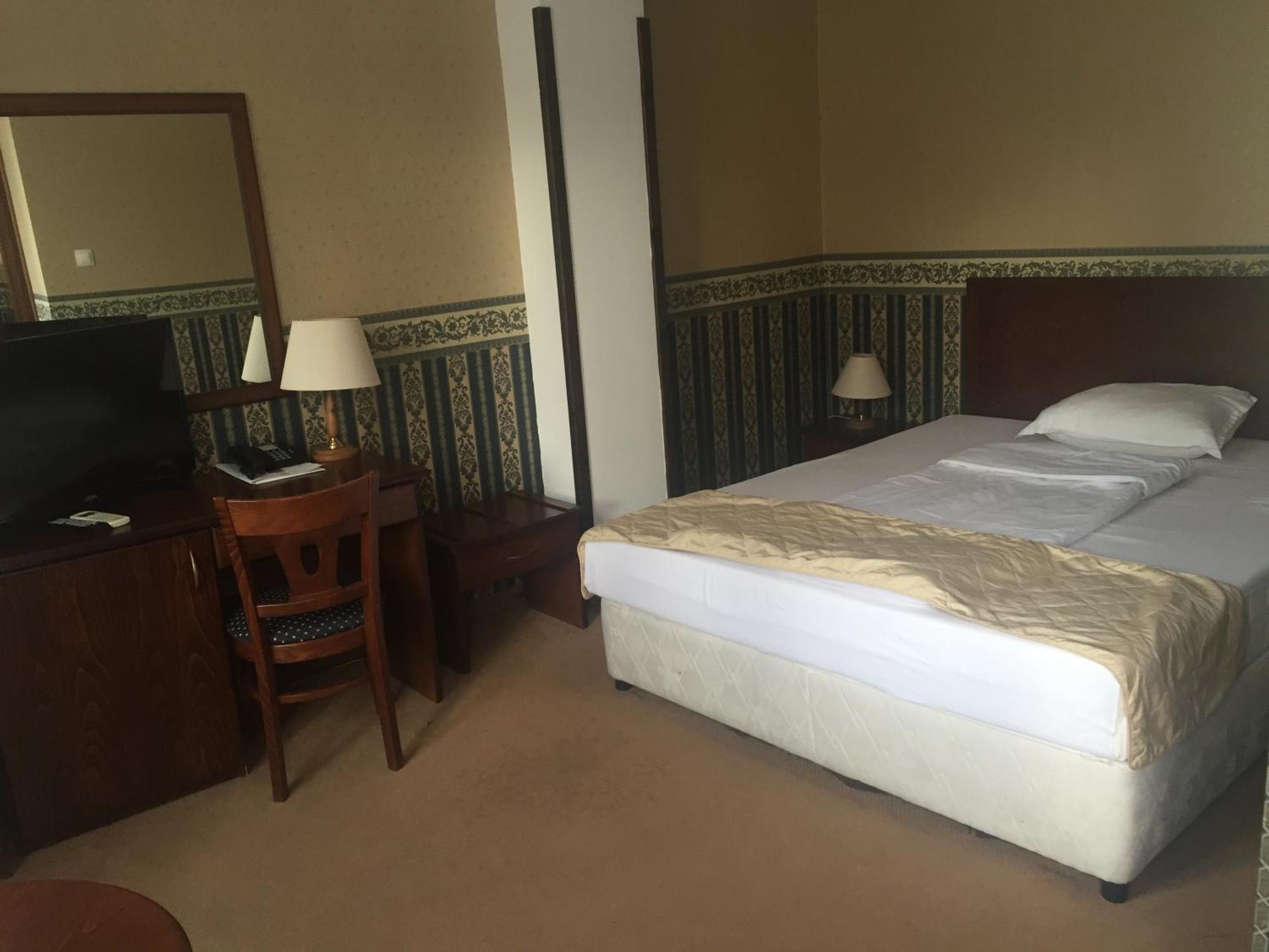 Chateau Montagne Hotel Troyan Trojan Extérieur photo