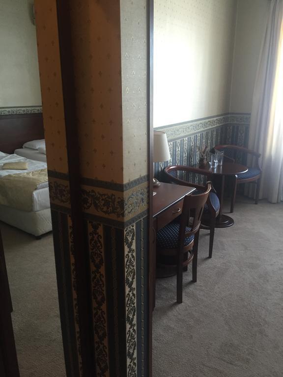 Chateau Montagne Hotel Troyan Trojan Extérieur photo