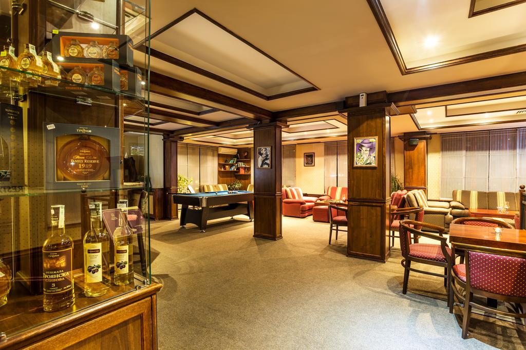 Chateau Montagne Hotel Troyan Trojan Extérieur photo